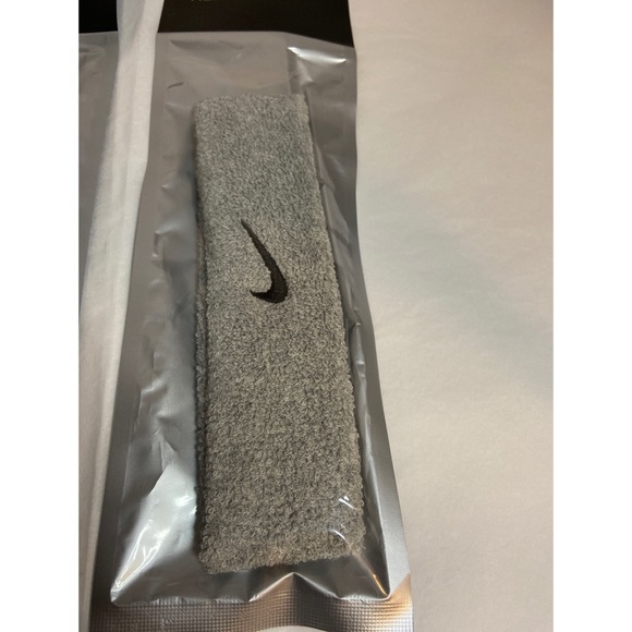 Bundle of 2 Nike Swoosh Headbands - Grey & Black - Picture 5 of 7